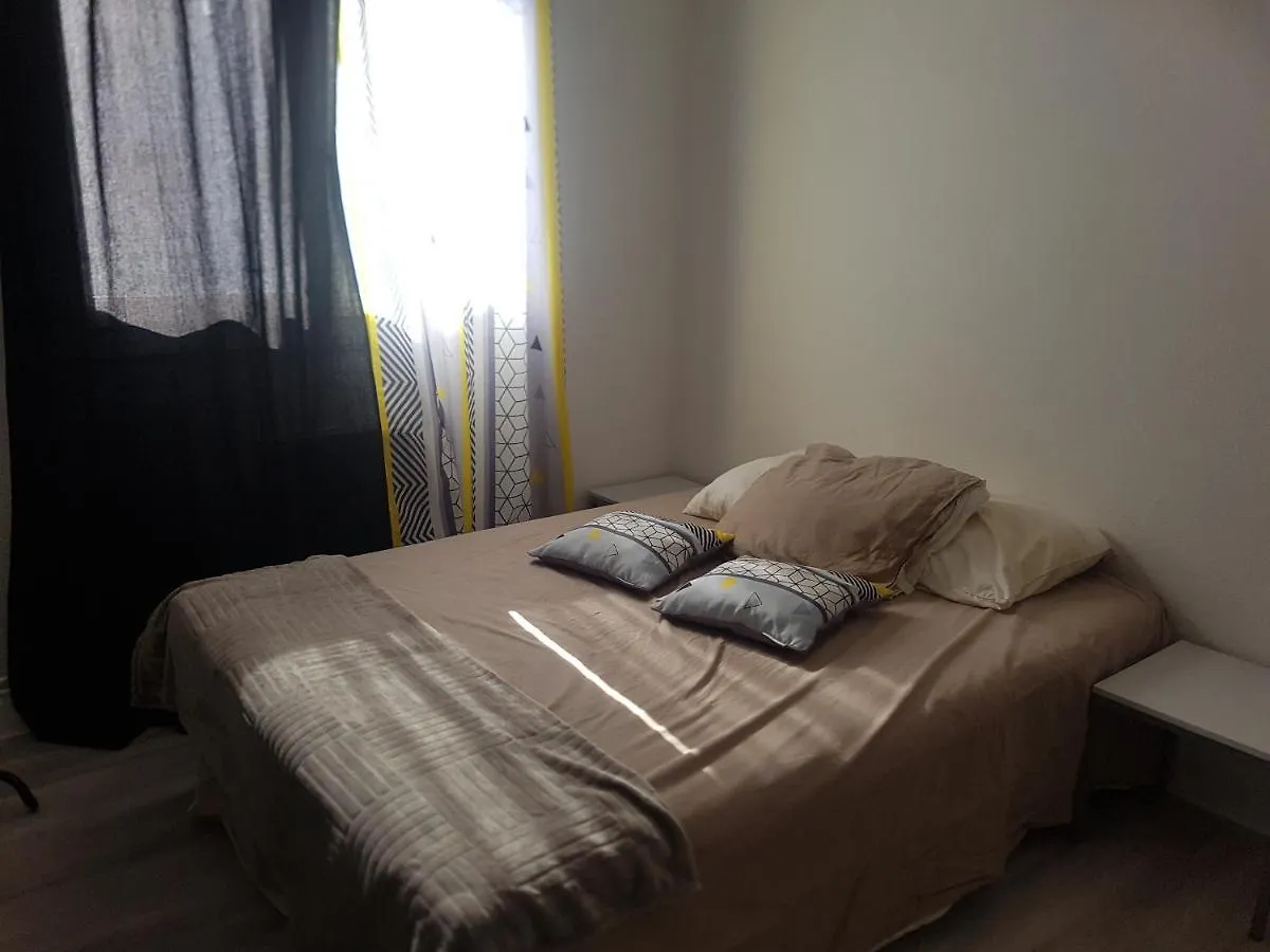 Logement Entier - Appartement T4 Hypercentre Dans Une Rue Calme - Stationnement Gratuit Tarbes Apartment